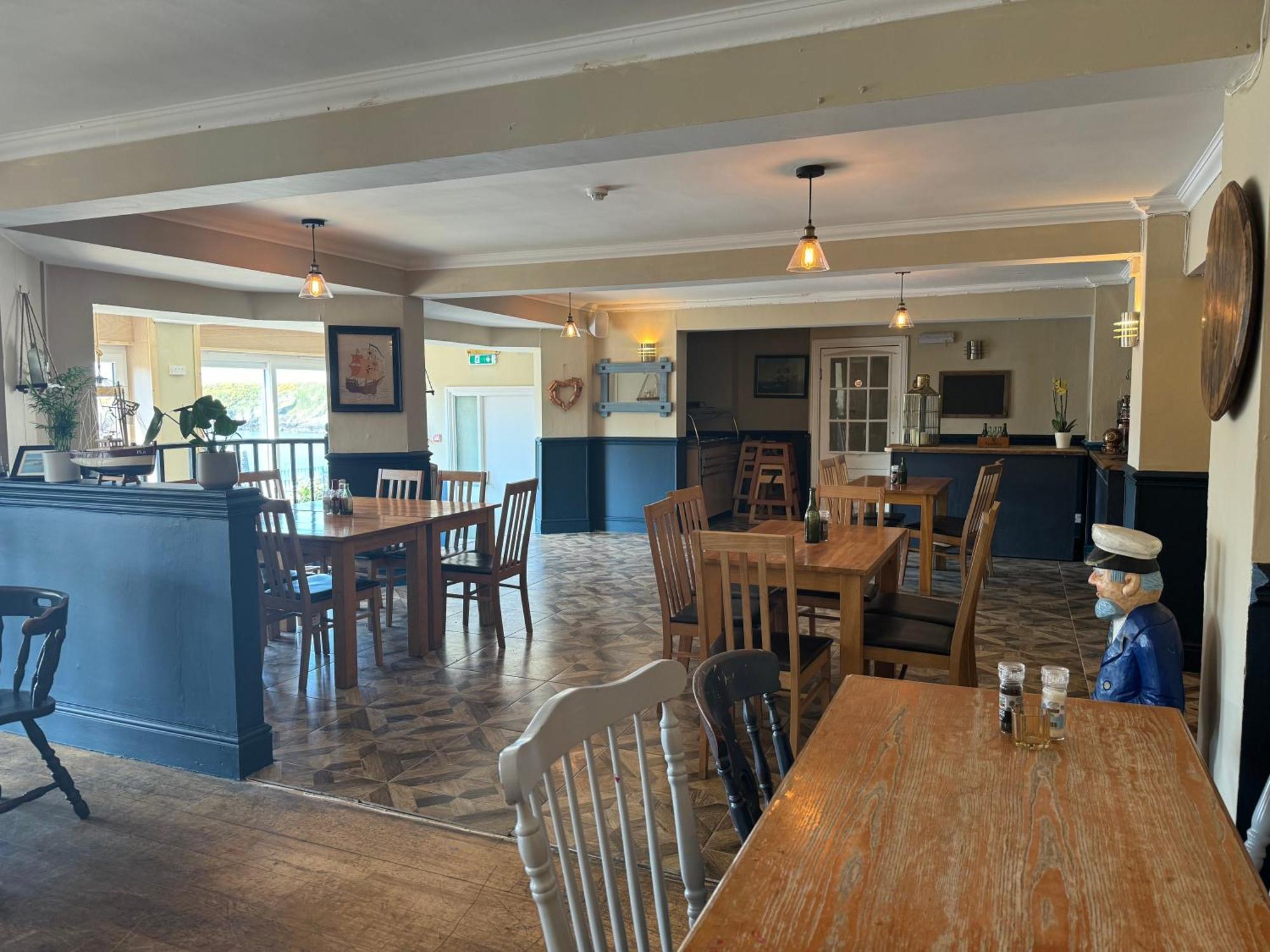 The Harbour Bar & Bistro Hotell Cemaes Bay Exteriör bild